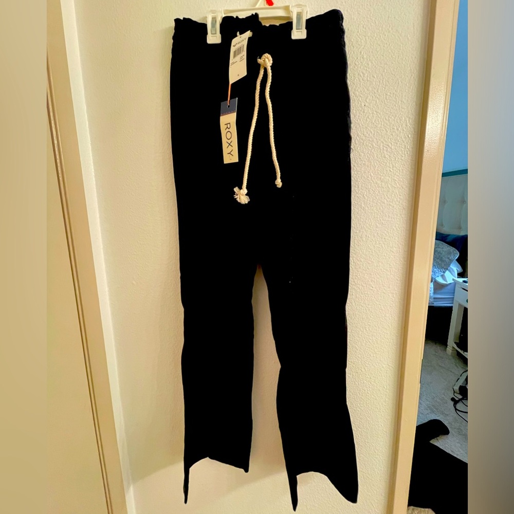 COPY - Roxy, NWT, size small black. Oceanside pant